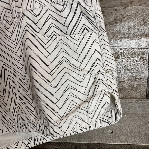 Ripcurl chevron print shorts - Picture 4 of 5